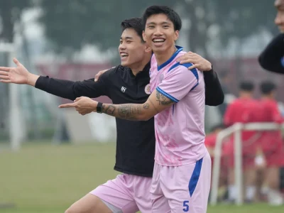 Văn Hậu Cười Tươi Trên Sân Tập CAHN, Xóa Tan Nỗi Lo Chấn Thương Trước Trận Đấu Lớn