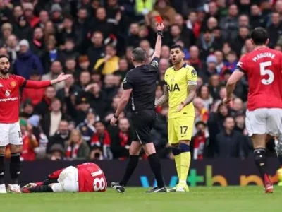 HLV Thomas Frank lên tiếng: ‘Không bao giờ tước băng đội trưởng của Romero’