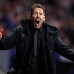 Simeone 'tra tấn' Yamal: HLV Atletico giơ 3 ngón tay chế nhạo, Barca thua đậm 0-3 1