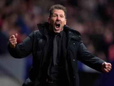 Simeone ‘tra tấn’ Yamal: HLV Atletico giơ 3 ngón tay chế nhạo, Barca thua đậm 0-3