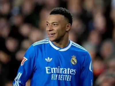 BOM TẤN: Mbappe bất ngờ trở lại, Real Madrid thở phào trước trận đấu sống còn