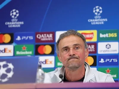 Luis Enrique cảnh báo: PSG đừng mắc bẫy Liverpool ở Anfield!