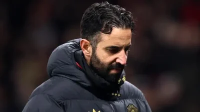 Shearer ném đá Amorim: 'Kiêu ngạo mất ghế, Carrick 2 trận thắng lớn chứng minh Man United sai lầm' 1