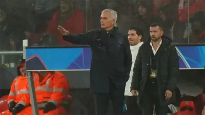 Mourinho khóc tại Benfica: Lật mặt Real Madrid, bung bét lời đáp trả sau tháng ngày bị 'ném đá' 1