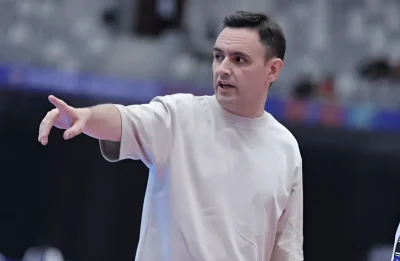 HLV Indonesia 'mệt mỏi' vì bị ca tụng quá đà, nhấn mạnh chiến thắng lịch sử là của toàn đội 1