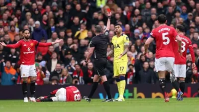 HLV Thomas Frank lên tiếng: 'Không bao giờ tước băng đội trưởng của Romero' 1