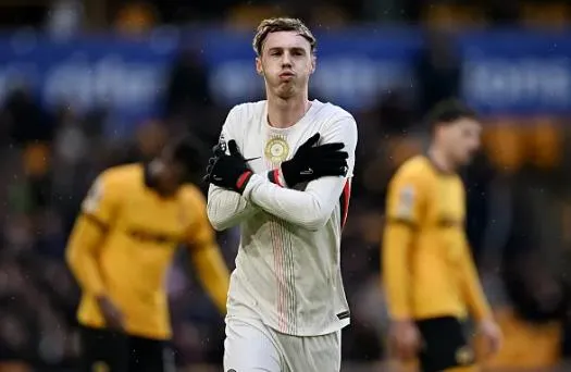 Cole Palmer lap hat-trick giup Chelsea danh bai Wolves.